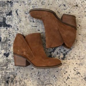 Jessica Simpson size 7 ankle boots